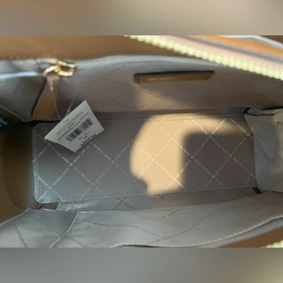 NWT Michael Kors Set - Picture 3 of 9